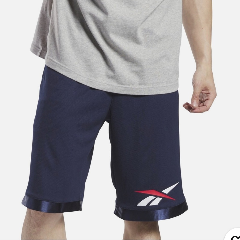NWT Reebok Men's Regular Fit Logo-Print Mesh Basketball  Pull-On Shorts Size L